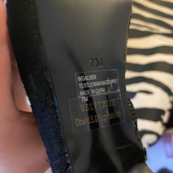 black lace guess heels - Picture 3 of 3